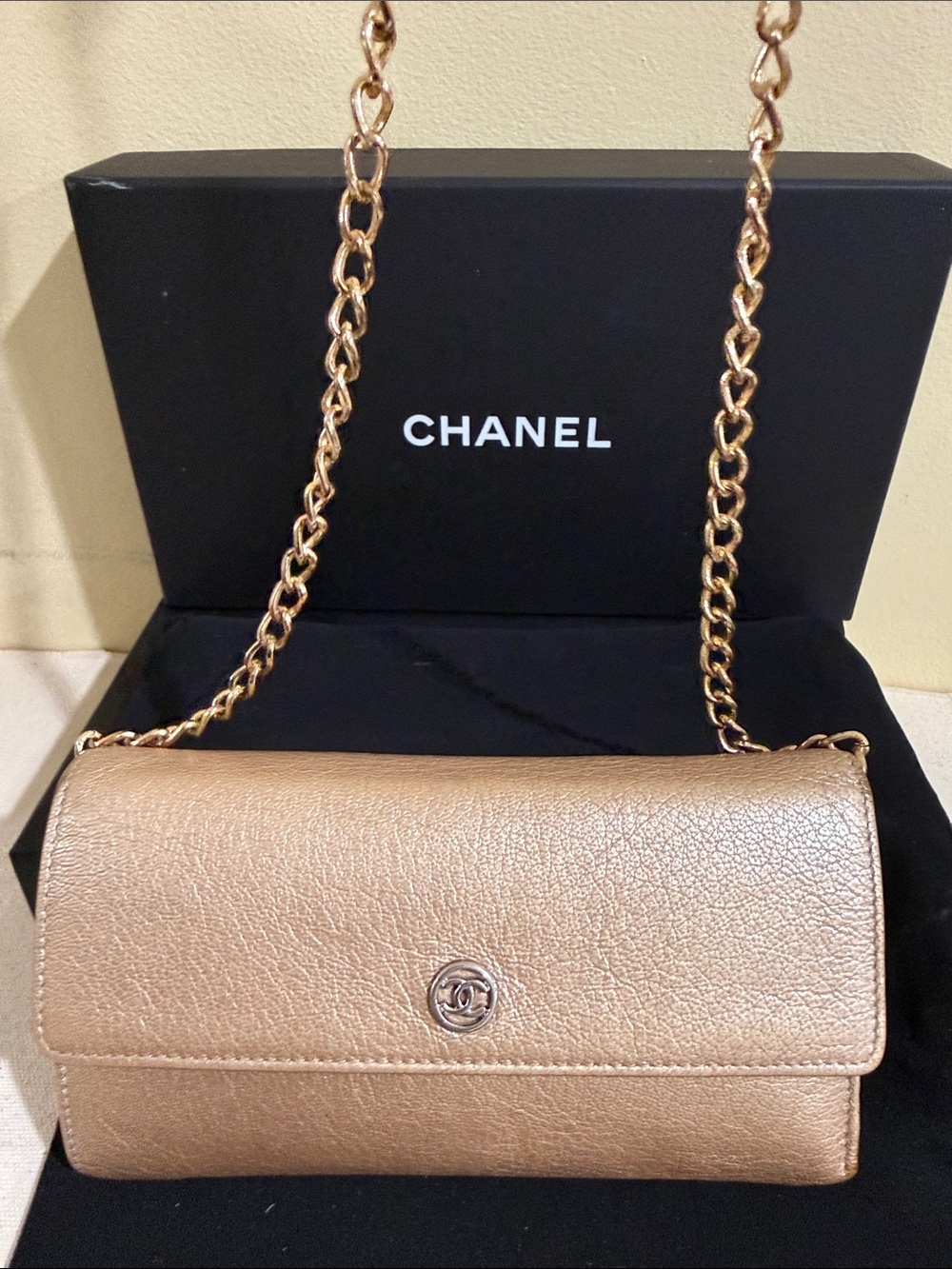 CHANEL Beige gold Rose Leather Flap Wallet with CC Button